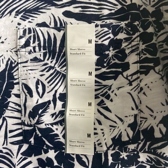 Goodiellow & Co Button down short sleeve NWT Size M - Picture 2 of 6